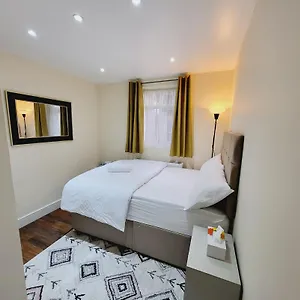 Nest & Rest En-suite Ashford (Surrey)